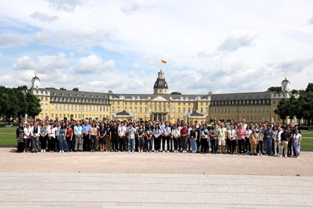 <Text wird generiert, bitte warten...>