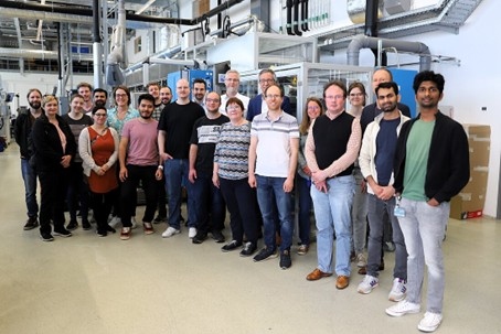 <Text wird generiert, bitte warten...>