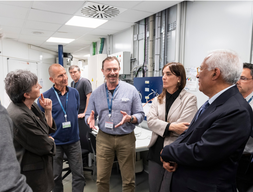 <Text wird generiert, bitte warten...>