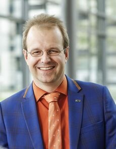 K. Weidenmann